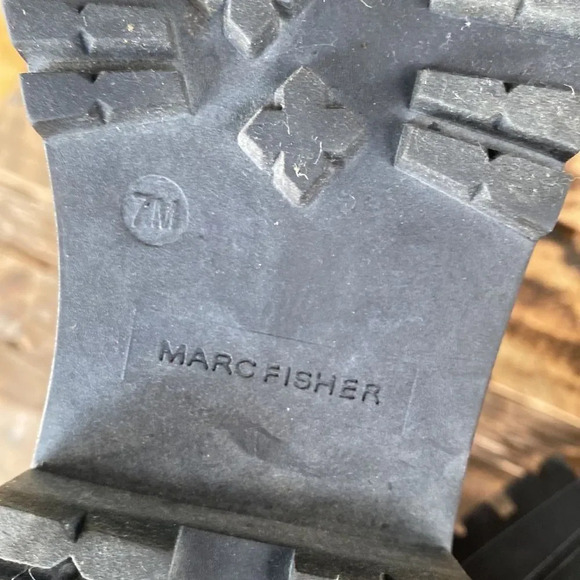 Womens Marc fisher winter boots size 7 chexk them out very nice thanks 🙏 - Picture 8 of 8